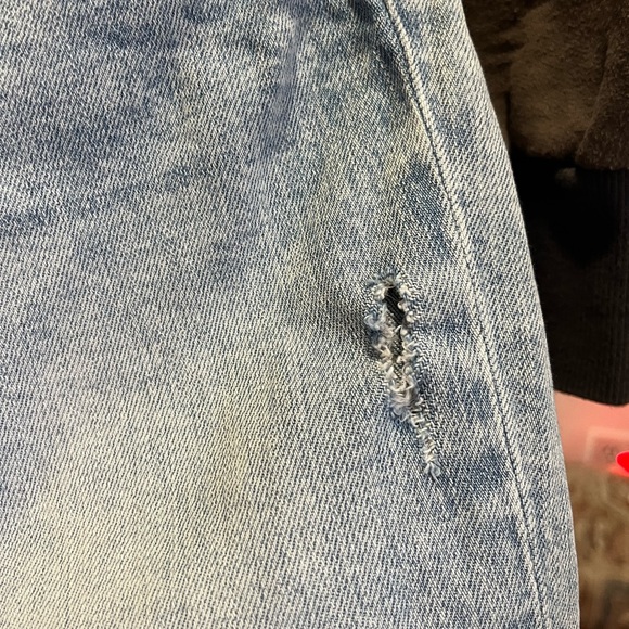 Willow &Root distressed mom jeans Buckle - Picture 5 of 12